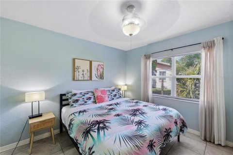 House in Sarasota, Florida 4 bedrooms, 242.57 sq.m. № 2394050 - photo 22