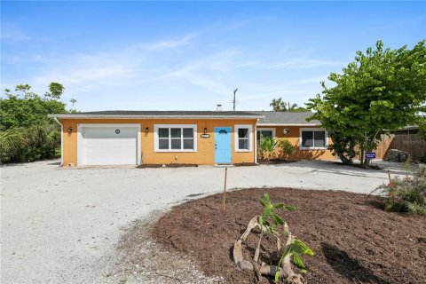 House in Sarasota, Florida 4 bedrooms, 242.57 sq.m. № 2394050 - photo 26
