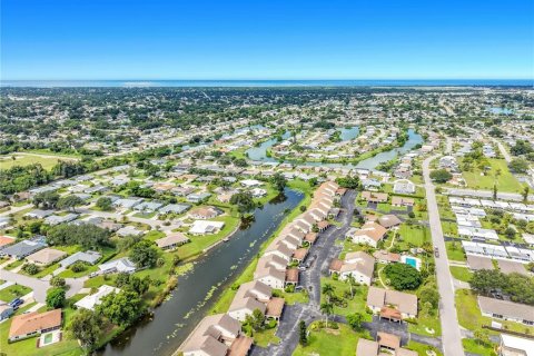 Condo à Venice, Floride, 2 chambres  № 2349353