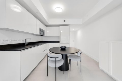 Condo in Miami, Florida  № 1948082 - photo 14