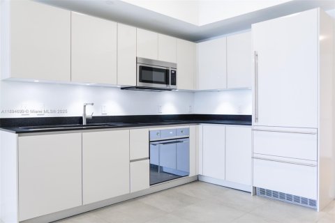 Condo in Miami, Florida  № 1948082 - photo 13