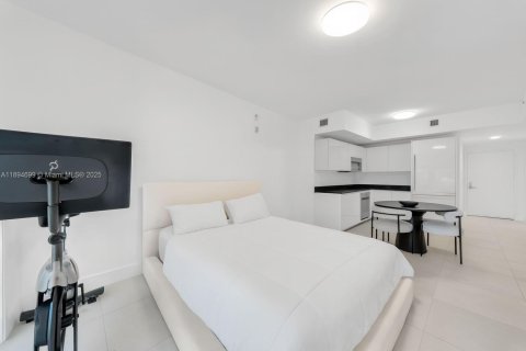Condo in Miami, Florida  № 1948082 - photo 11