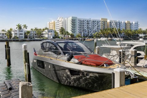 Condominio en alquiler en North Bay Village, Florida, 4 dormitorios, 231.88 m2 № 1953047 - foto 4