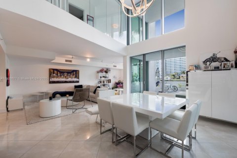 Condominio en alquiler en North Bay Village, Florida, 4 dormitorios, 231.88 m2 № 1953047 - foto 7