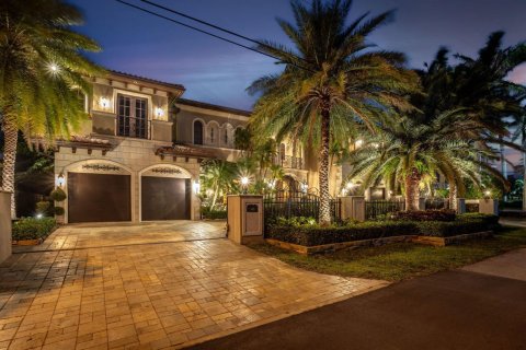 Villa ou maison à vendre à Lighthouse Point, Floride: 6 chambres, 913.23 m2 № 2085888 - photo 12