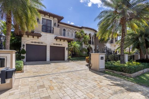 Villa ou maison à vendre à Lighthouse Point, Floride: 6 chambres, 913.23 m2 № 2085888 - photo 11