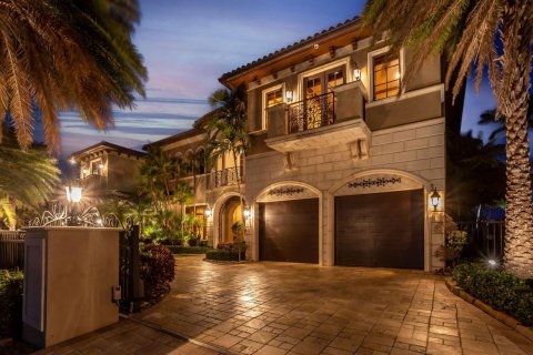 Villa ou maison à vendre à Lighthouse Point, Floride: 6 chambres, 913.23 m2 № 2085888 - photo 10