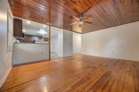 House in Orange City, Florida 2 bedrooms, 123.56 sq.m. № 2351916 - photo 11