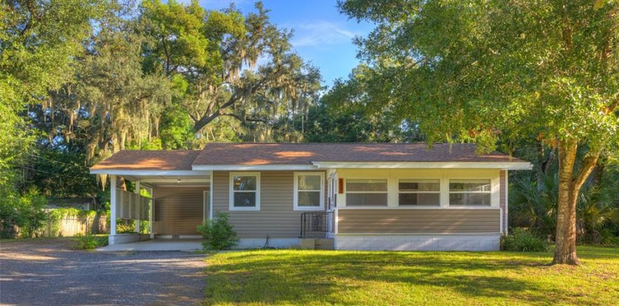 House in Orange City, Florida 2 bedrooms, 123.56 sq.m. № 2351916