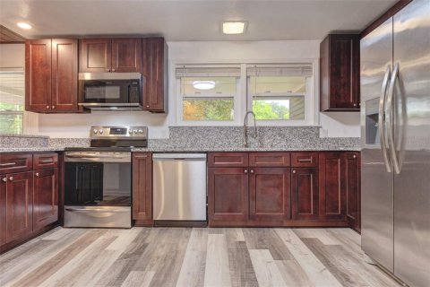 House in Orange City, Florida 2 bedrooms, 123.56 sq.m. № 2351916 - photo 13