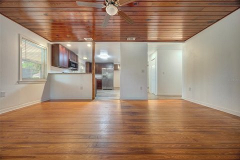 House in Orange City, Florida 2 bedrooms, 123.56 sq.m. № 2351916 - photo 10