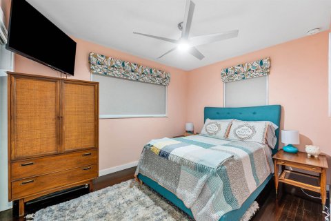 House in Boca Raton, Florida 4 bedrooms, 213.58 sq.m. № 2146733 - photo 20