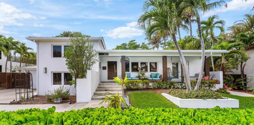 House in Boca Raton, Florida 4 bedrooms, 213.58 sq.m. № 2146733