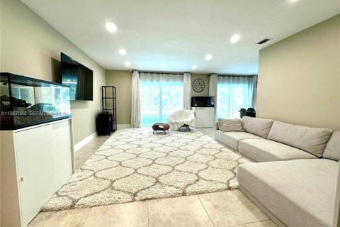 Купить виллу или дом в Корал-Спрингс, Флорида 4 спальни, 181.25м2, № 2029934 - фото 2