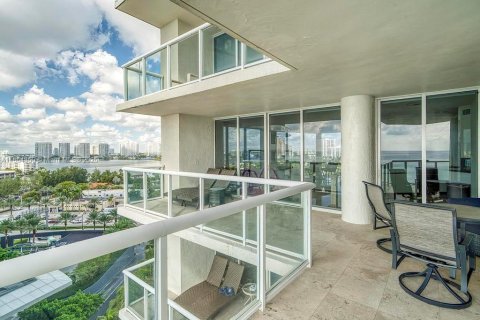 Condo in Sunny Isles Beach, Florida, 2 bedrooms  № 1892646 - photo 7