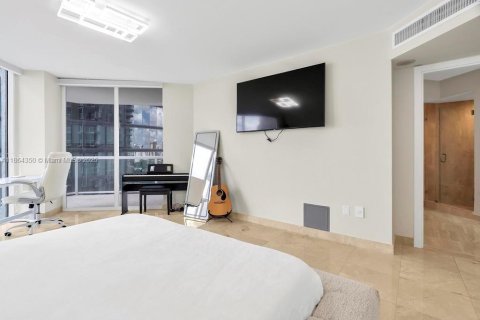 Condo in Sunny Isles Beach, Florida, 2 bedrooms  № 1892646 - photo 29