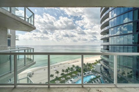 Condo in Sunny Isles Beach, Florida, 2 bedrooms  № 1892646 - photo 3