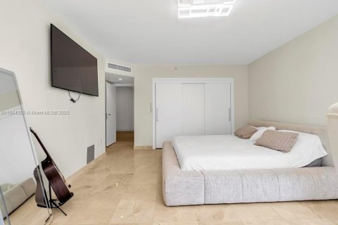 Condo in Sunny Isles Beach, Florida, 2 bedrooms  № 1892646 - photo 28