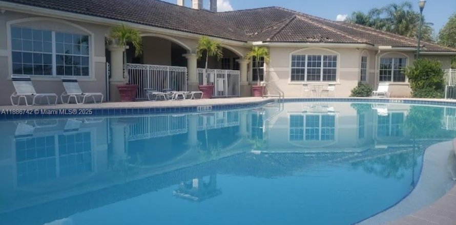 Apartment in Coconut Creek, Florida 1 bedroom, 72.28 sq.m. № 1933493