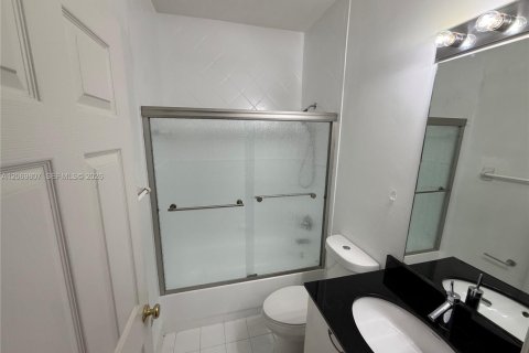 Touwnhouse à louer à Doral, Floride: 3 chambres, 127.28 m2 № 2307634 - photo 21