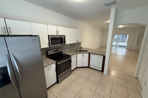 Touwnhouse à louer à Doral, Floride: 3 chambres, 127.28 m2 № 2307634 - photo 6