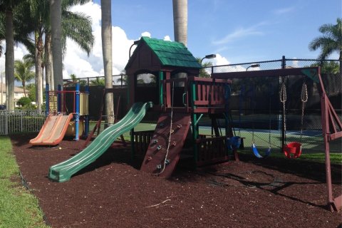 Touwnhouse à louer à Doral, Floride: 3 chambres, 127.28 m2 № 2307634 - photo 28
