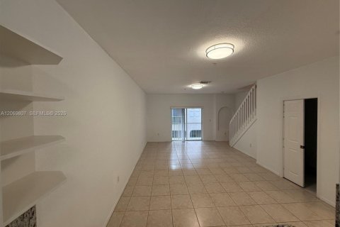 Touwnhouse à louer à Doral, Floride: 3 chambres, 127.28 m2 № 2307634 - photo 8