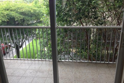 Touwnhouse à louer à Doral, Floride: 3 chambres, 127.28 m2 № 2307634 - photo 10