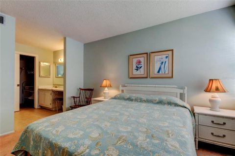Condo in Largo, Florida, 2 bedrooms  № 1614304 - photo 25