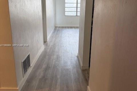 Condo in Miami, Florida, 1 bedroom № 2080300