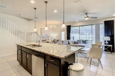 Touwnhouse à vendre à Kissimmee, Floride: 5 chambres, 210.24 m2 № 2395742 - photo 14