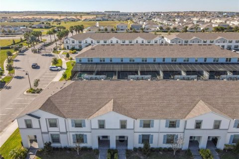 Touwnhouse à vendre à Kissimmee, Floride: 5 chambres, 210.24 m2 № 2395742 - photo 5