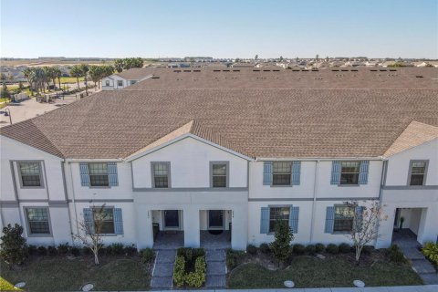 Touwnhouse à vendre à Kissimmee, Floride: 5 chambres, 210.24 m2 № 2395742 - photo 4