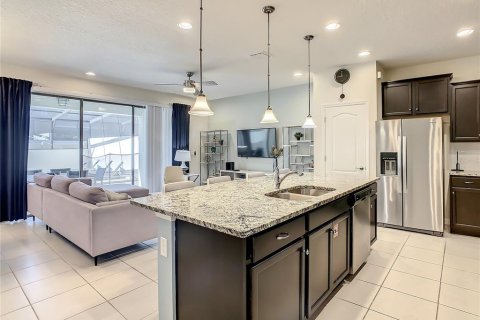 Touwnhouse à vendre à Kissimmee, Floride: 5 chambres, 210.24 m2 № 2395742 - photo 10