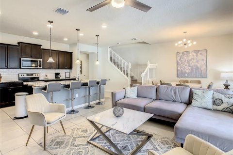 Touwnhouse à vendre à Kissimmee, Floride: 5 chambres, 210.24 m2 № 2395742 - photo 18