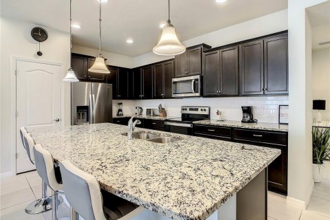 Touwnhouse à vendre à Kissimmee, Floride: 5 chambres, 210.24 m2 № 2395742 - photo 8