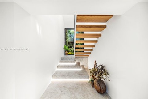 Villa ou maison à louer à Miami, Floride: 4 chambres, 340.49 m2 № 1987645 - photo 19