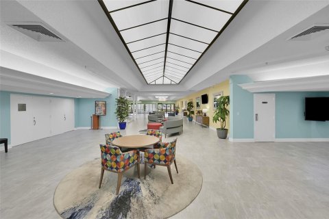 Condo in Sunrise, Florida, 2 bedrooms  № 2081657 - photo 27