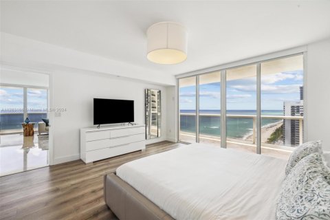 Copropriété à louer à Hallandale Beach, Floride: 3 chambres, 191.84 m2 № 103072 - photo 11