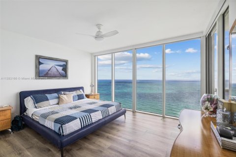 Copropriété à louer à Hallandale Beach, Floride: 3 chambres, 191.84 m2 № 103072 - photo 15