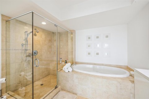 Copropriété à louer à Hallandale Beach, Floride: 3 chambres, 191.84 m2 № 103072 - photo 14