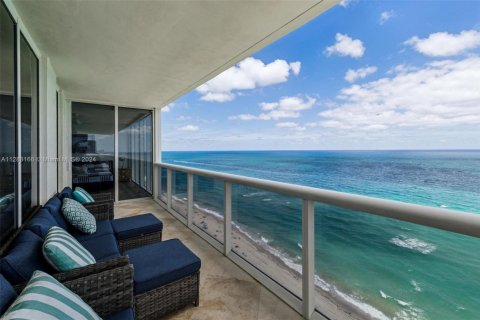 Copropriété à louer à Hallandale Beach, Floride: 3 chambres, 191.84 m2 № 103072 - photo 21