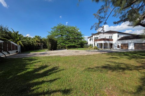 House in Miramar, Florida 8 bedrooms, 886.01 sq.m. № 2245430 - photo 4