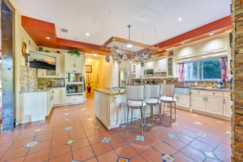 House in Miramar, Florida 8 bedrooms, 886.01 sq.m. № 2245430 - photo 9
