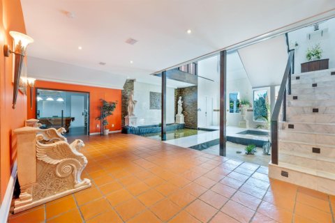 House in Miramar, Florida 8 bedrooms, 886.01 sq.m. № 2245430 - photo 22