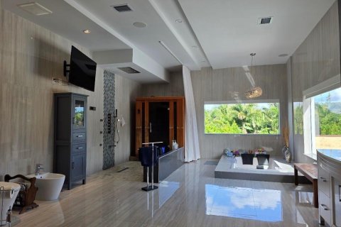 House in Miramar, Florida 8 bedrooms, 886.01 sq.m. № 2245430 - photo 14