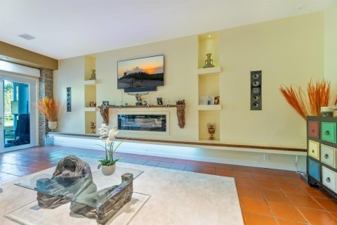 House in Miramar, Florida 8 bedrooms, 886.01 sq.m. № 2245430 - photo 29