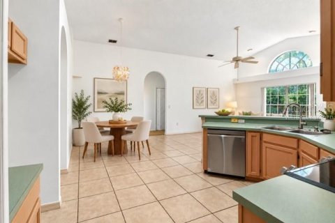 House in Davenport, Florida 3 bedrooms, 154.96 sq.m. № 2425629 - photo 14