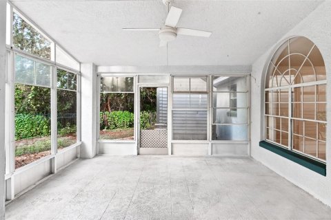 House in Davenport, Florida 3 bedrooms, 154.96 sq.m. № 2425629 - photo 28