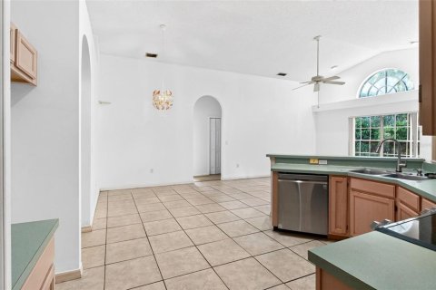 House in Davenport, Florida 3 bedrooms, 154.96 sq.m. № 2425629 - photo 13